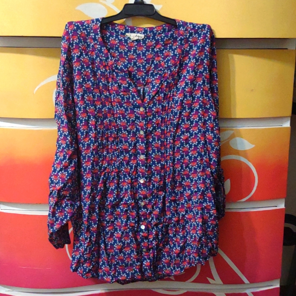Jane and Delanceybutton up print fashion top
